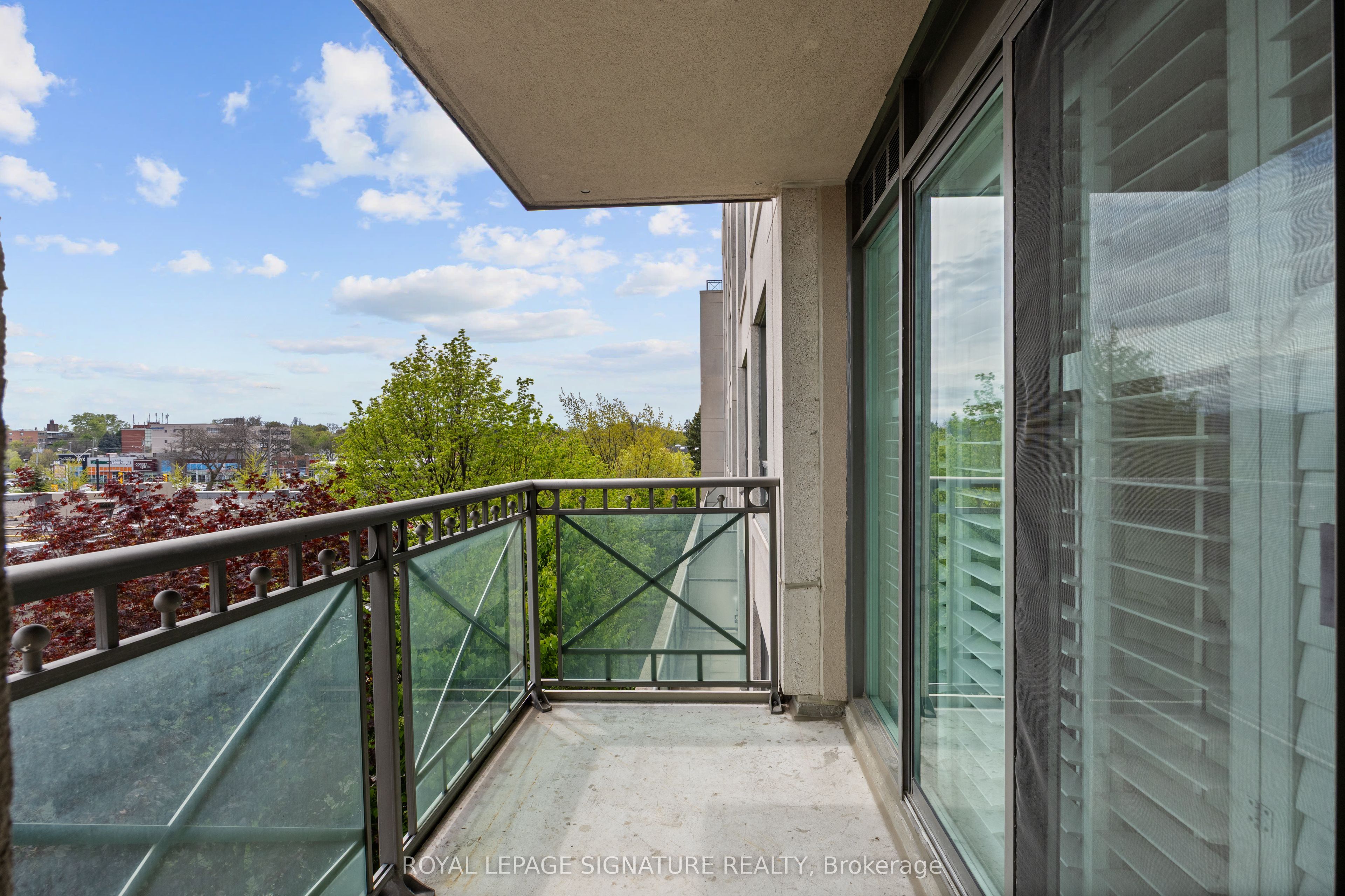 Toronto, ON M3B 3S5, Canada, 2 Bedrooms Bedrooms, ,1 BathroomBathrooms,Residential,Active,198357