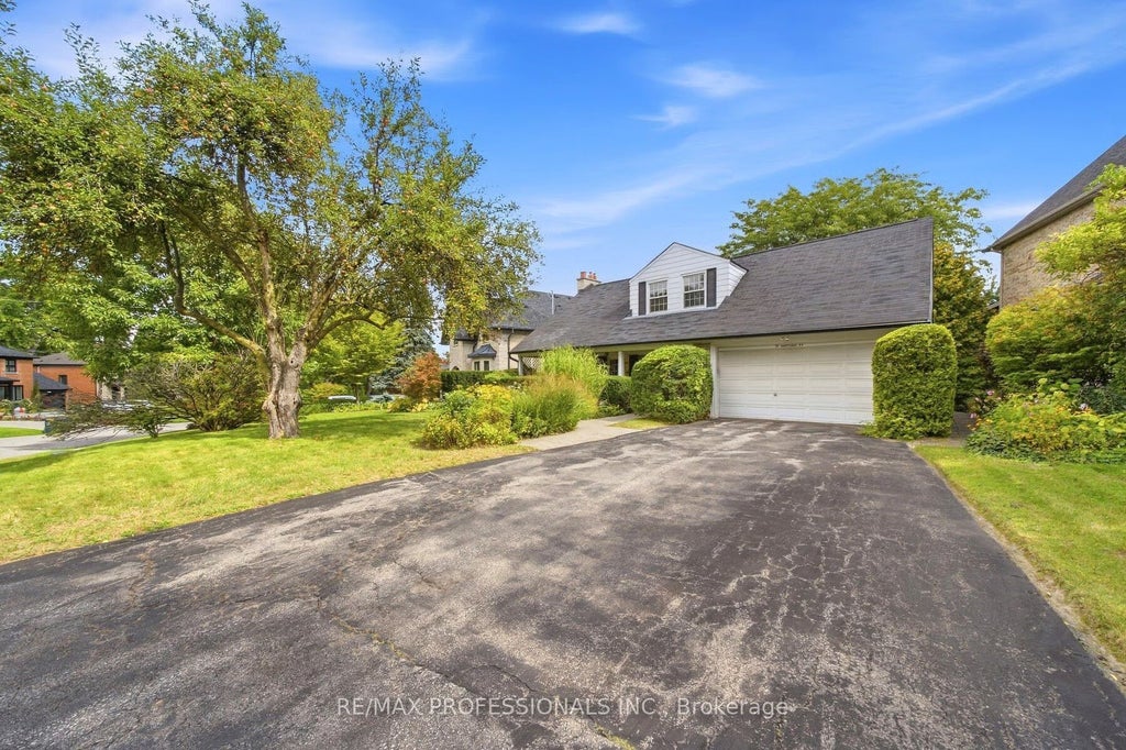 Photo of 15 Hartfield Court, Toronto, ON M9A 3E4 (MLS # W14098614)
