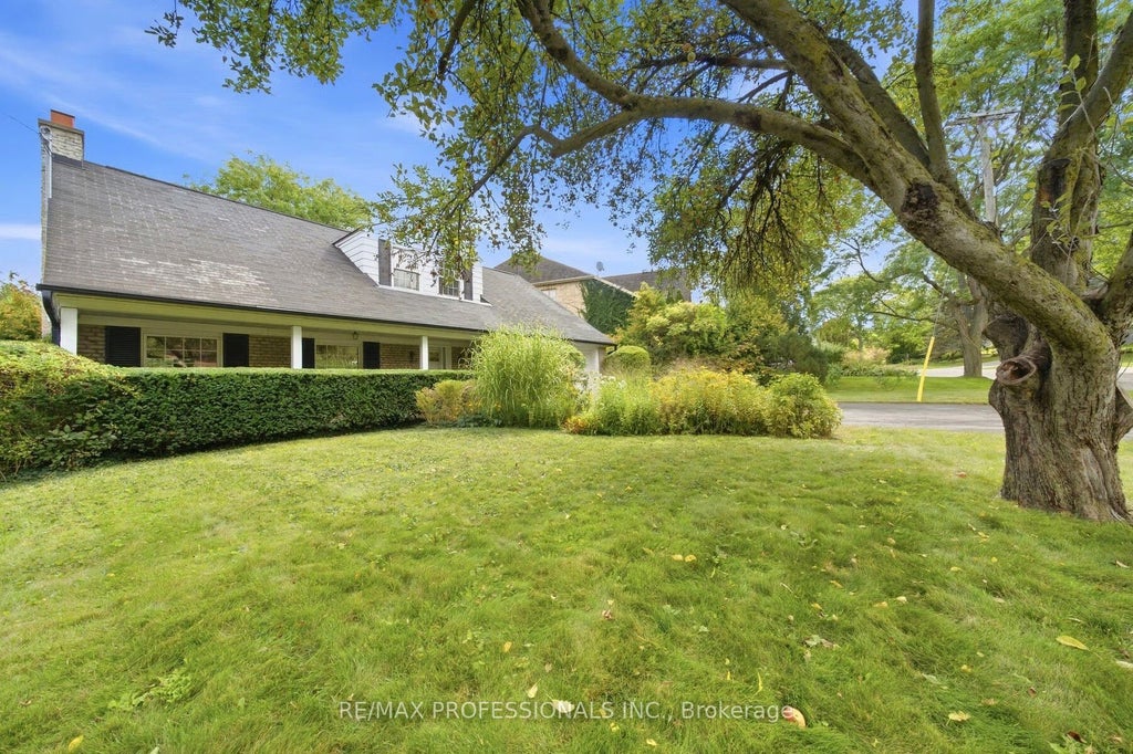 Photo of 15 Hartfield Court, Toronto, ON M9A 3E4 (MLS # W14098614)