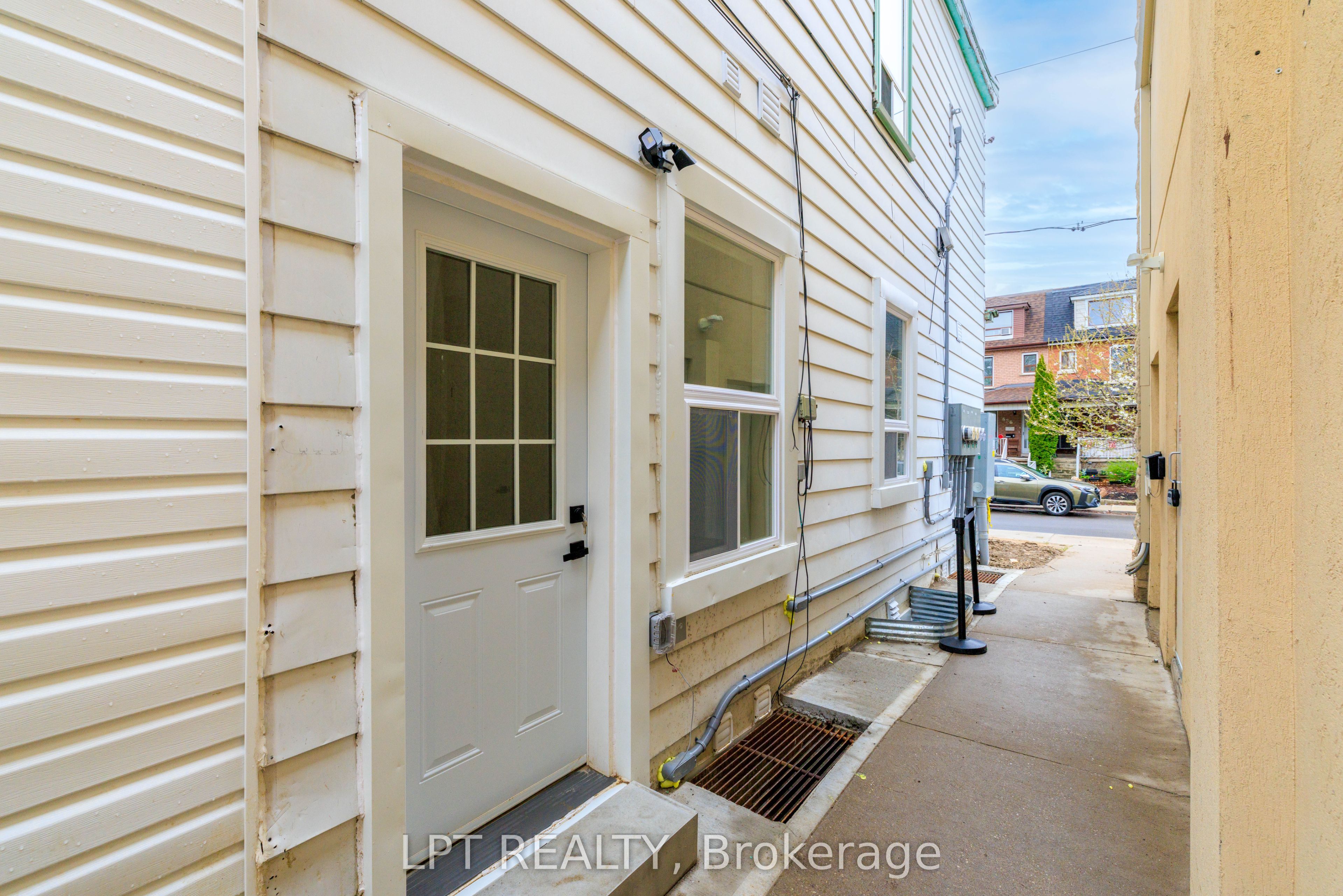 627 Crawford Street C