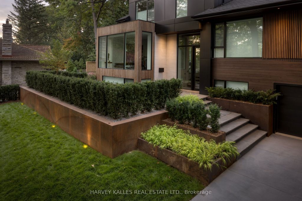 Photo of 30 Edenbrook Hill, Toronto, ON M9A 3Z6 (MLS # W12405349)