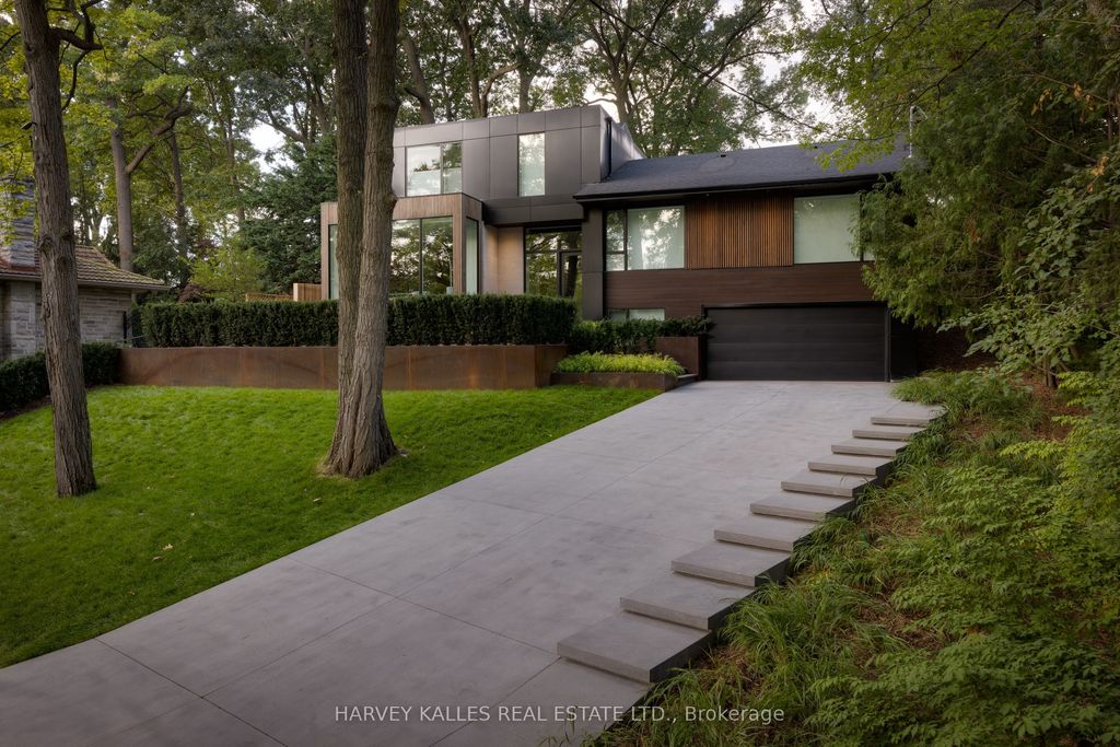 Photo of 30 Edenbrook Hill, Toronto, ON M9A 3Z6 (MLS # W12405349)