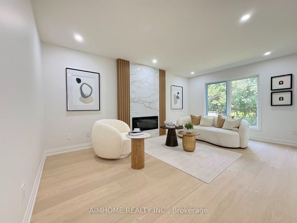 Photo of 108 Berwick Crescent, Richmond Hill, ON L4C 0B7 (MLS # N13770220)