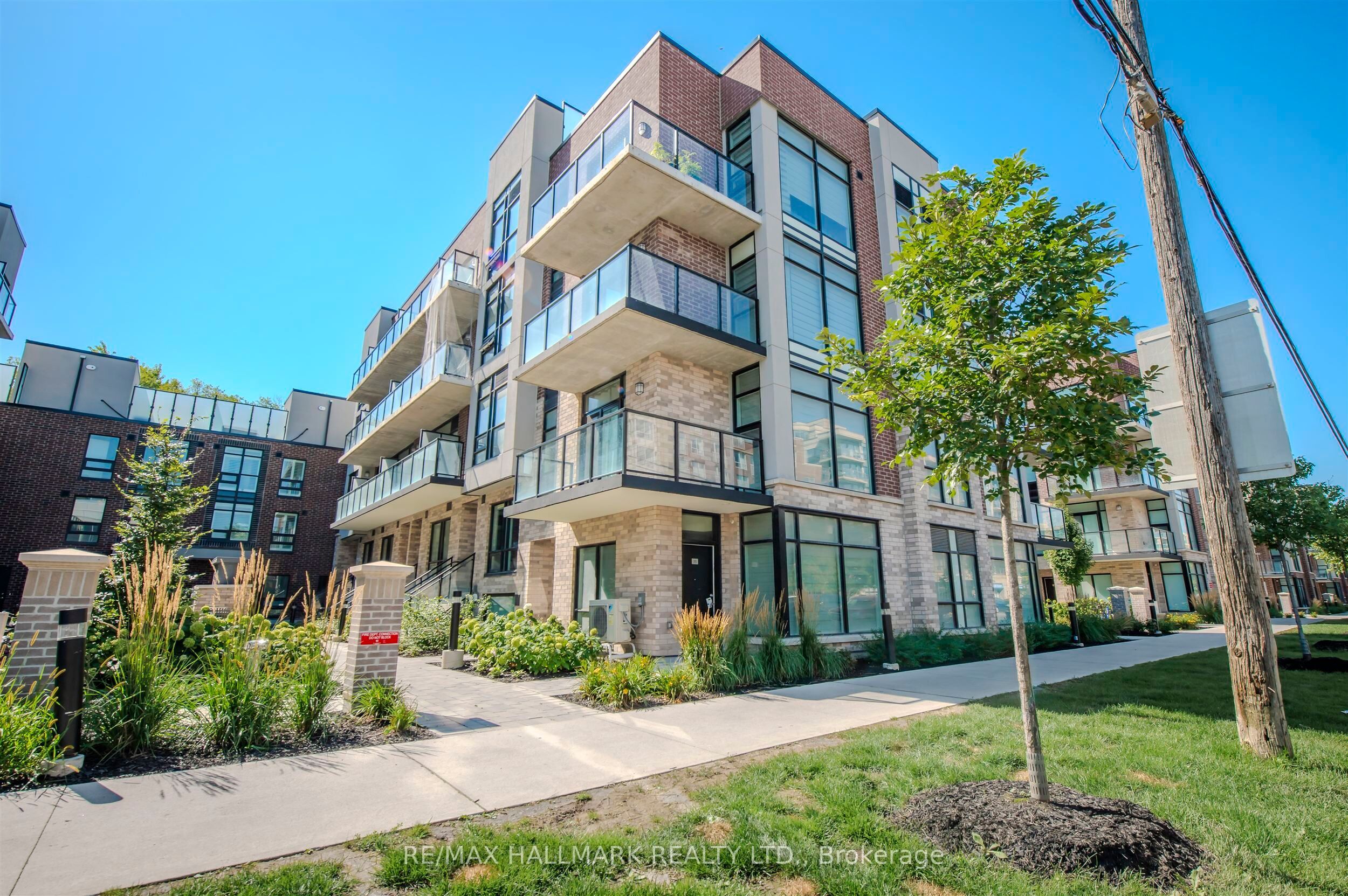 Photo 1 of 10 — 35-851 Sheppard Avenue W 2nd floor, Toronto, ON M3H 0E8