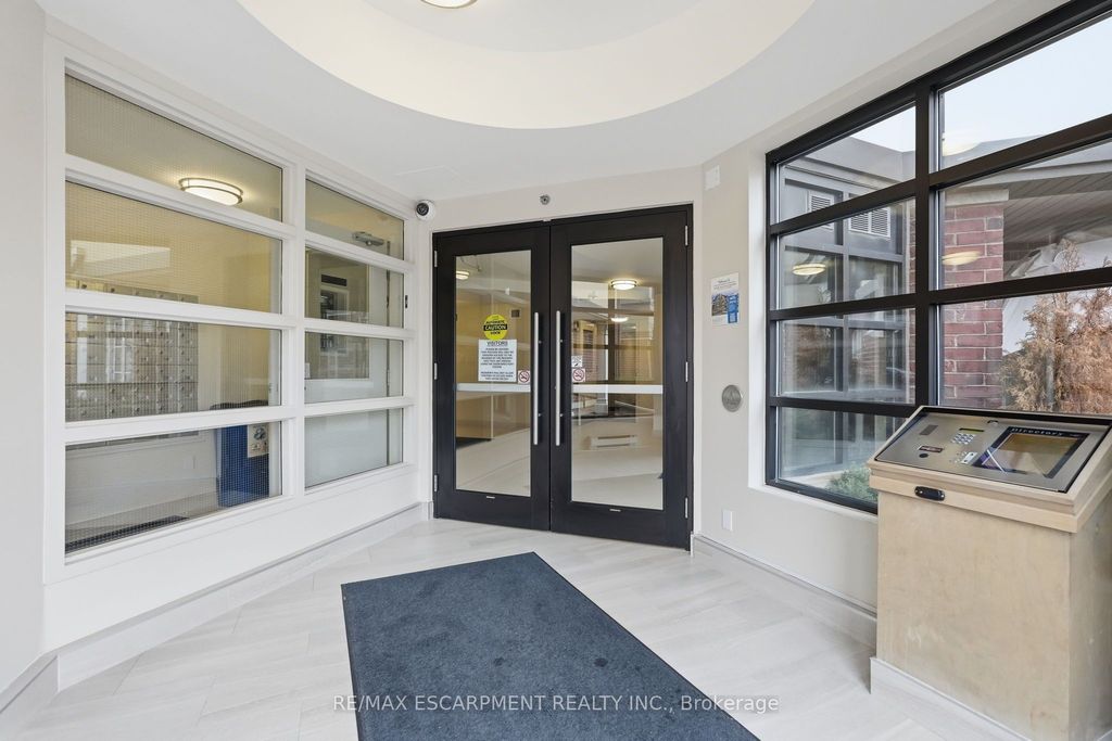 Photo of 3060 Rotary Way #226, Burlington, ON L7M 0G9 (MLS # W13042308)