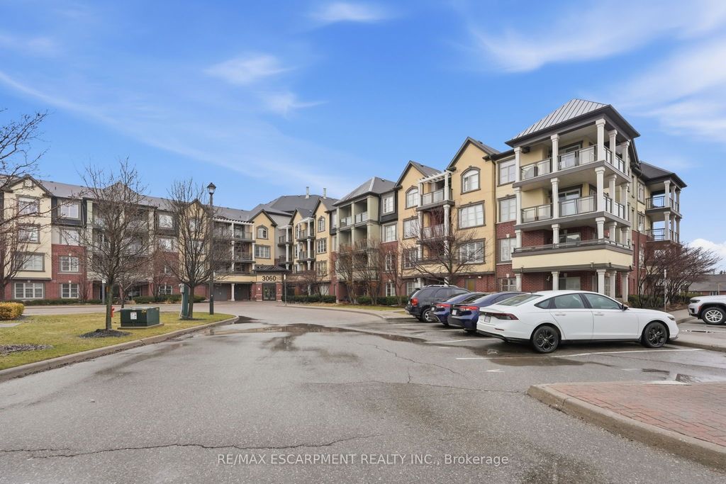 Photo of 3060 Rotary Way #226, Burlington, ON L7M 0G9 (MLS # W13042308)