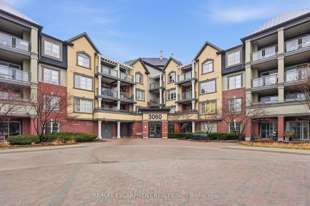 Photo of 3060 Rotary Way #226, Burlington, ON L7M 0G9 (MLS # W13042308)