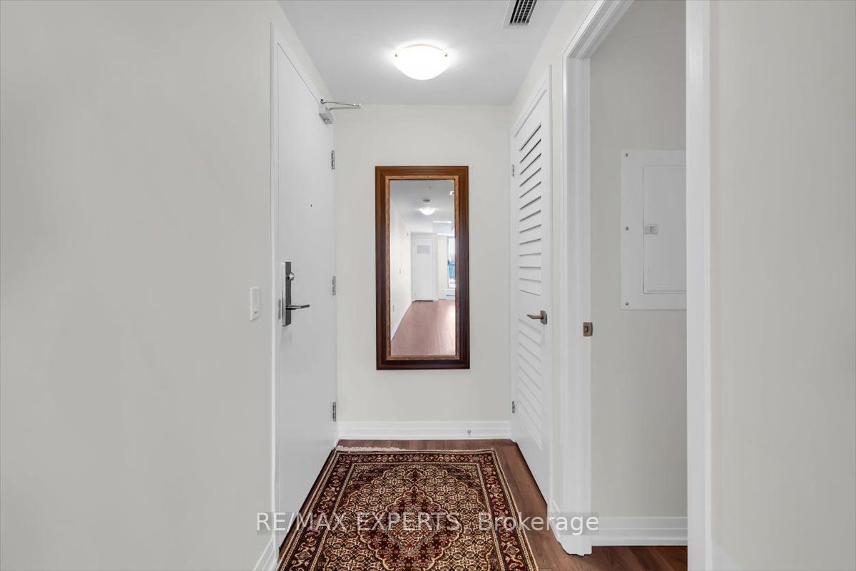 408 Browns Line W 416