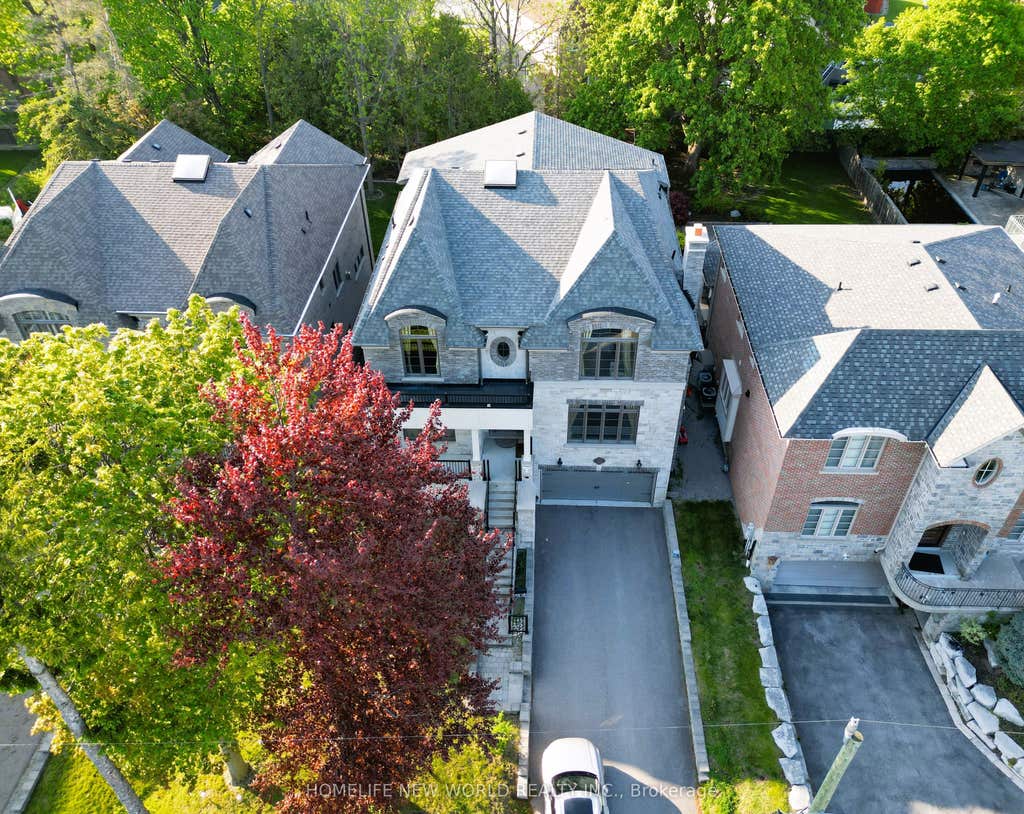 Photo of 10 Stancroft Drive, Richmond Hill, ON L4C 4N1 (MLS # N13627906)