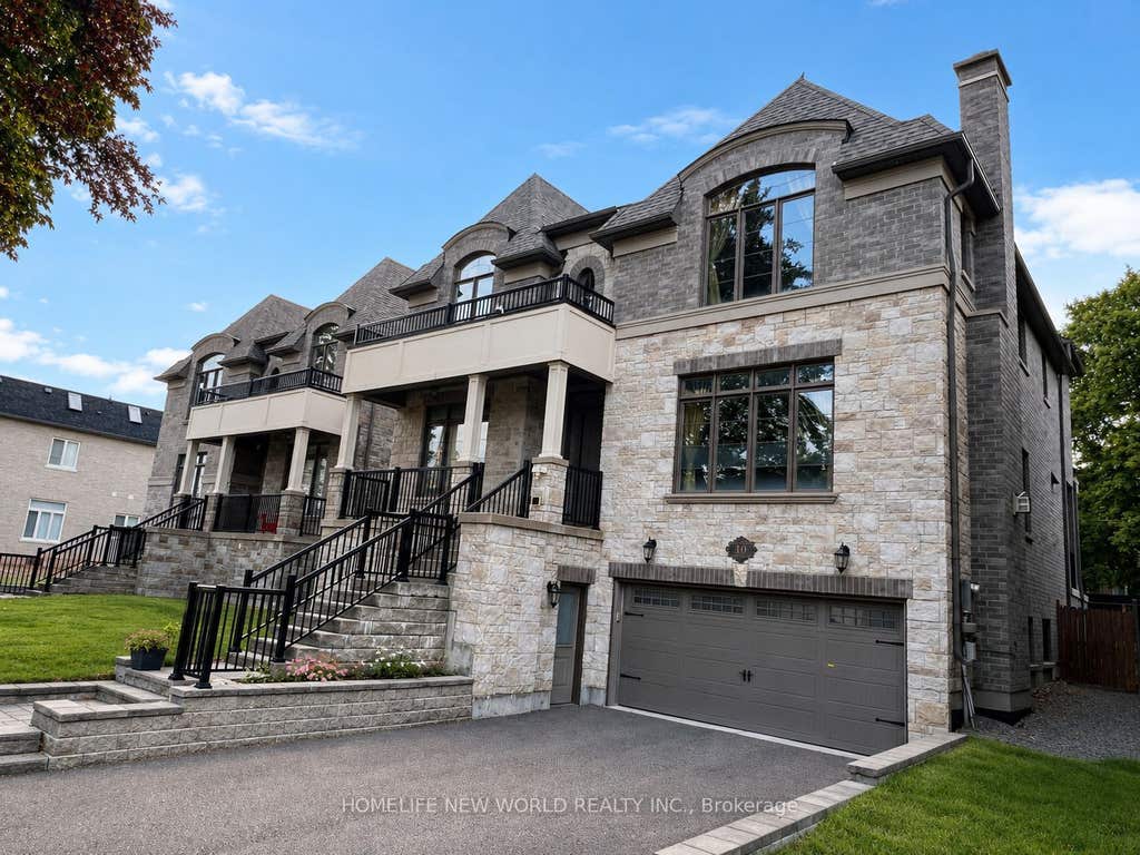 Photo of 10 Stancroft Drive, Richmond Hill, ON L4C 4N1 (MLS # N13627906)