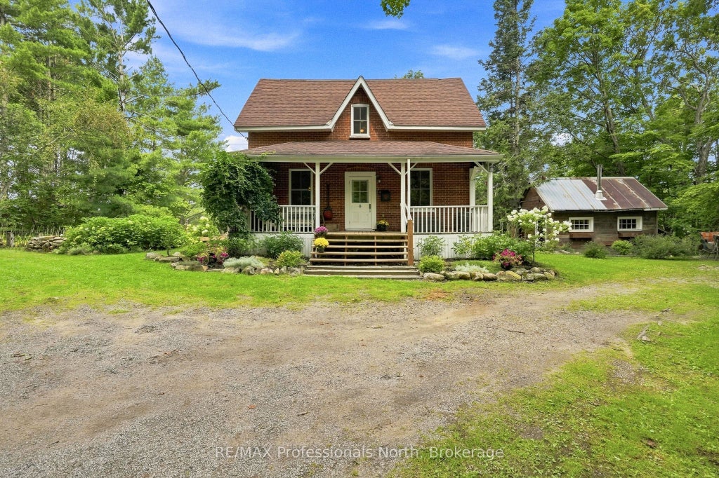 Photo of 1110 Golden Beach Road, Bracebridge, ON P1L 1W8 (MLS # X13722888)