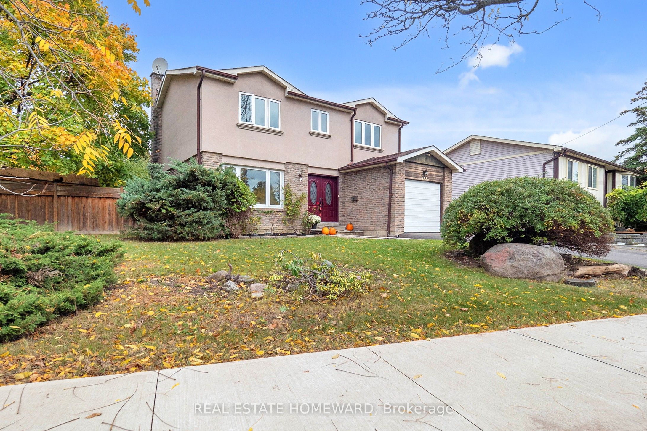 255 Kristin Grove