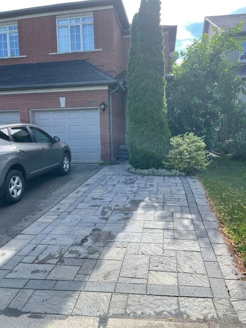 163 Forest Run Boulevard Vaughan ON L4K 5H3