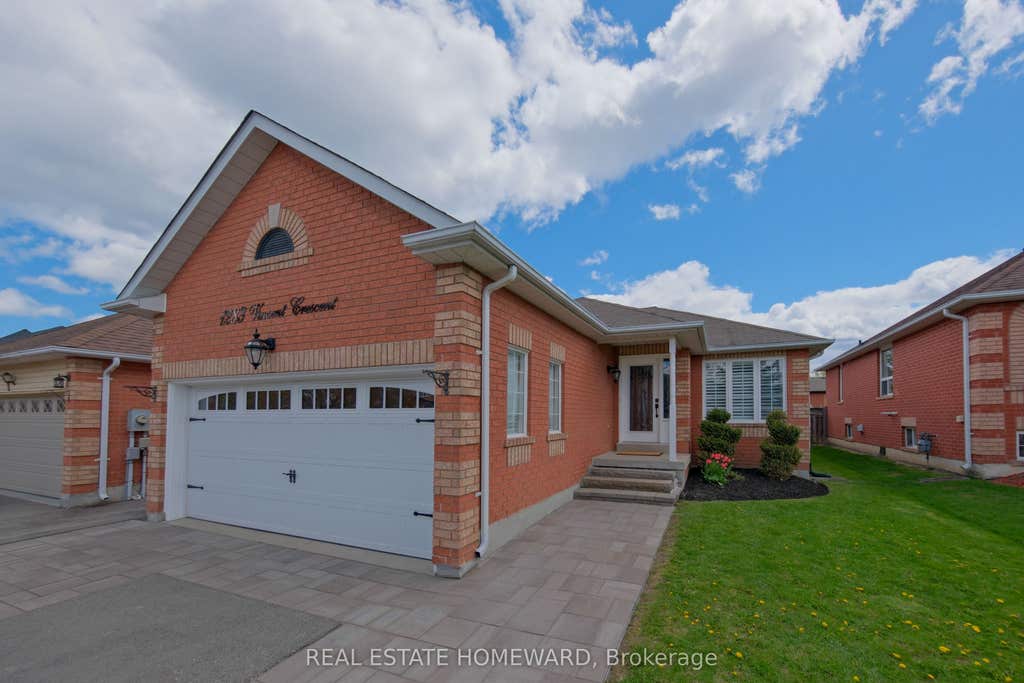 Photo of 1283 Vincent Crescent, Innisfil, ON L9S 1Z6 (MLS # N13665212)