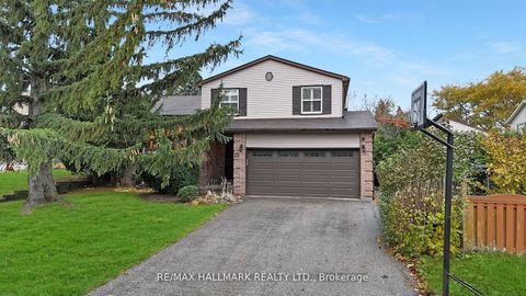 Property photo of 22 avondale crescent, aurora, ON l4g 3p6