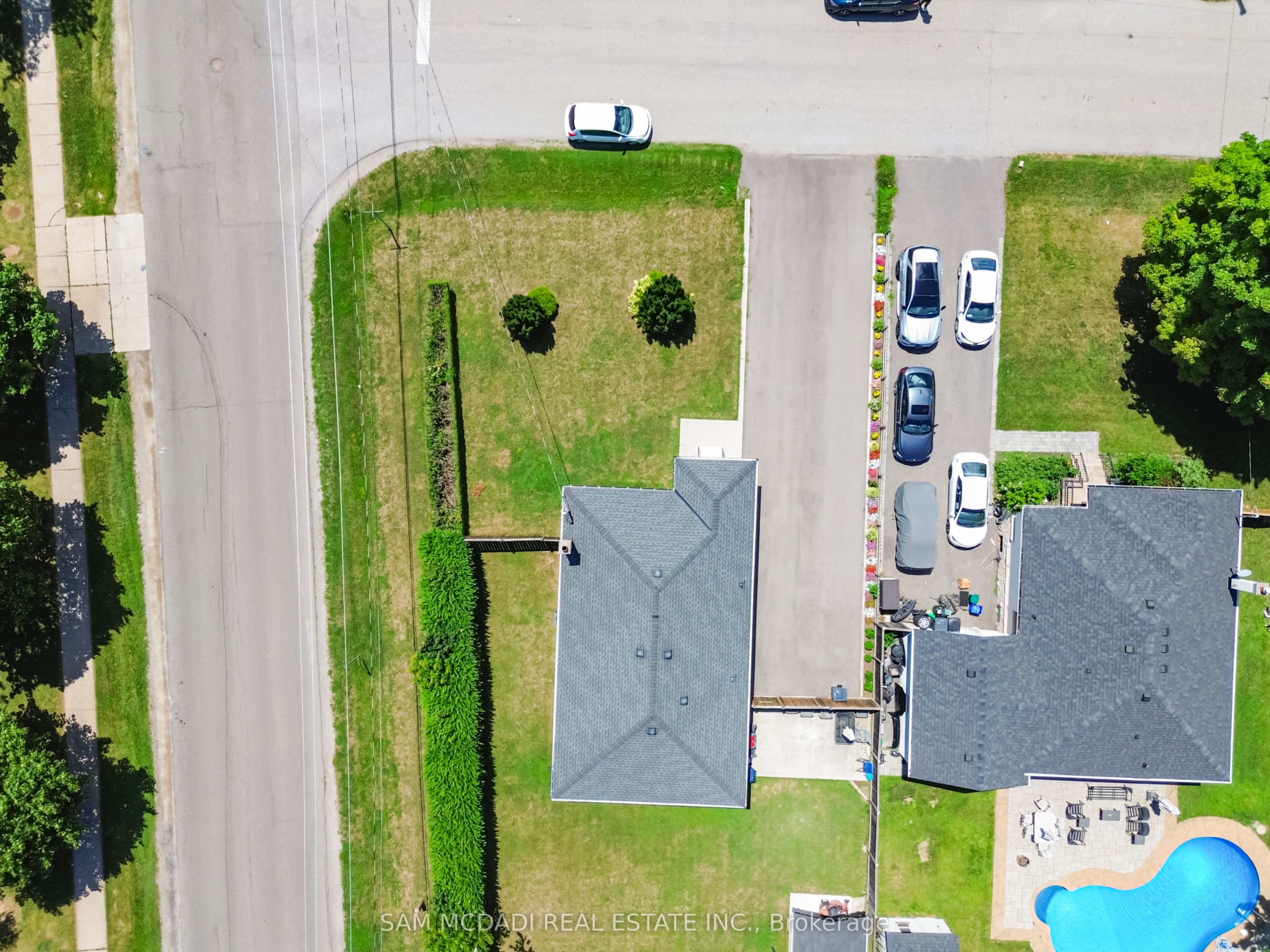 544 Sandmere Place Upper