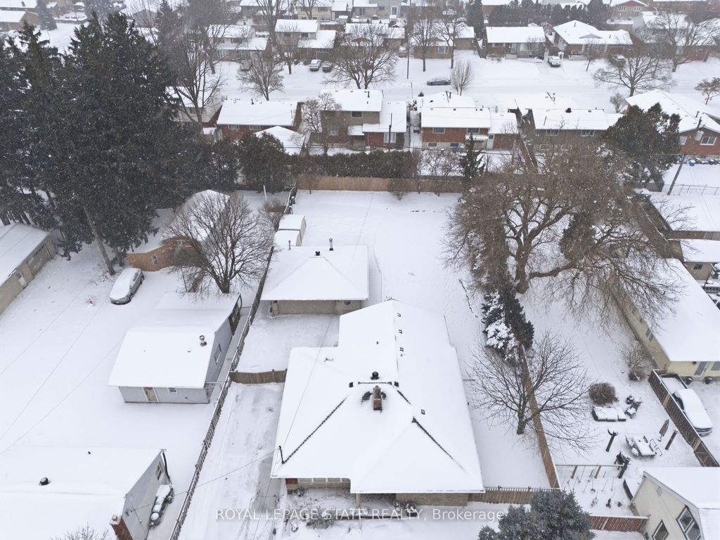 Photo of 473 Mohawk Road W, Hamilton, ON L9C 1X3 (MLS # X12721526)