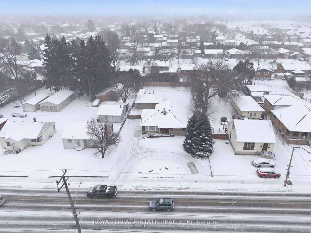 Photo of 473 Mohawk Road W, Hamilton, ON L9C 1X3 (MLS # X12721526)