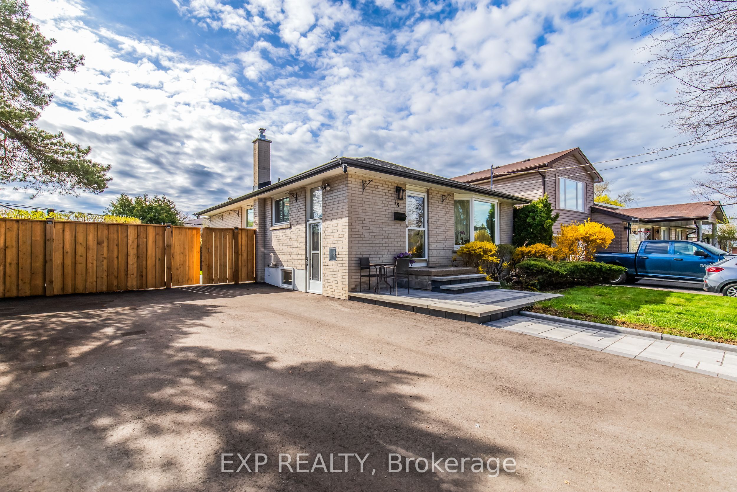 15 Rexway Drive