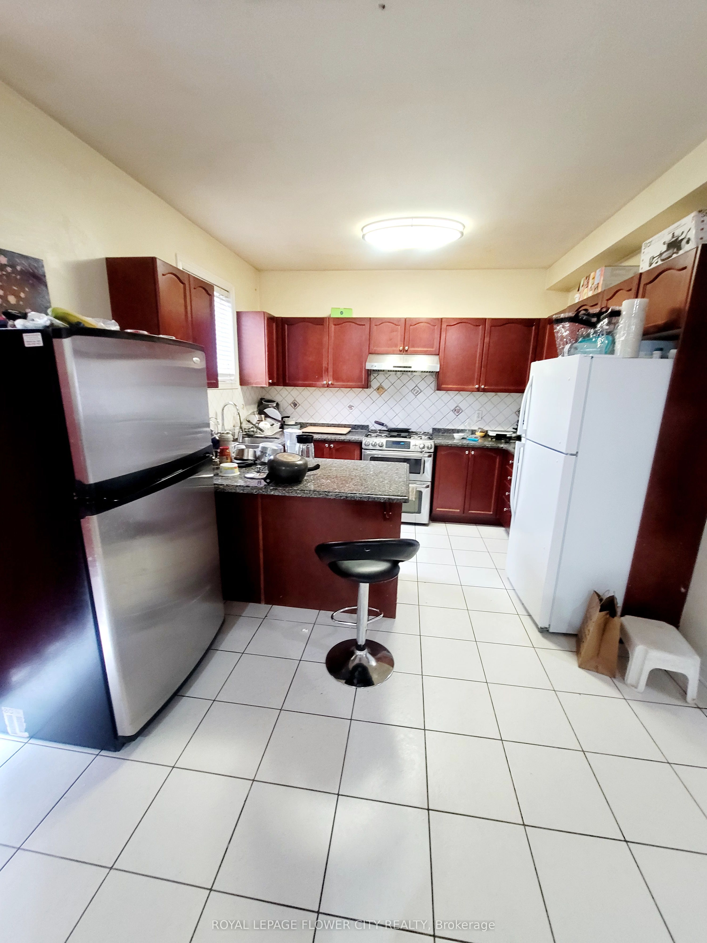 5 Pantomine Boulevard