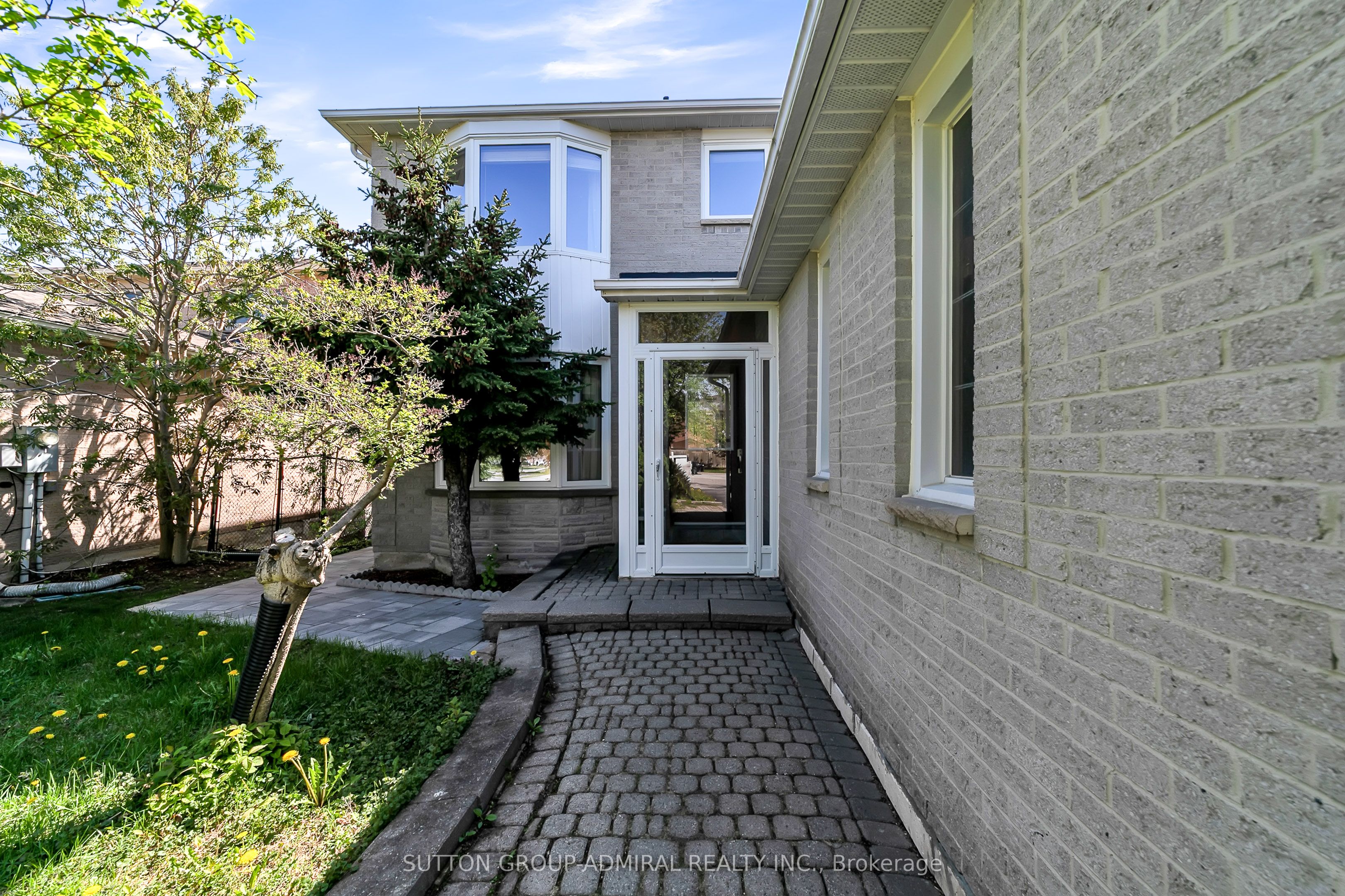 63 O'connor Crescent