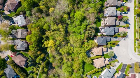 63 O'connor Crescent Richmond Hill ON L4C 7P8