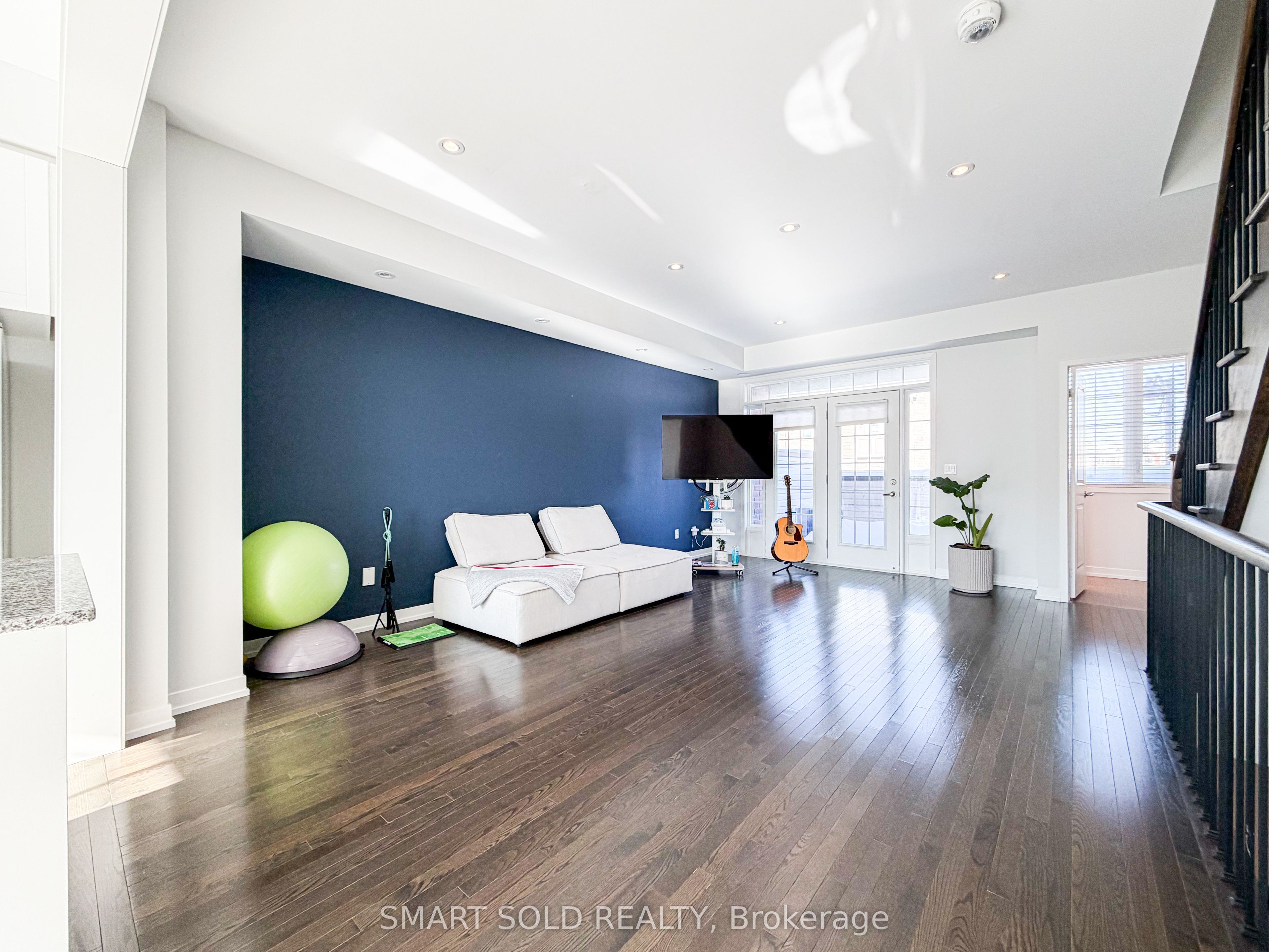 84 Lady Dolores Avenue