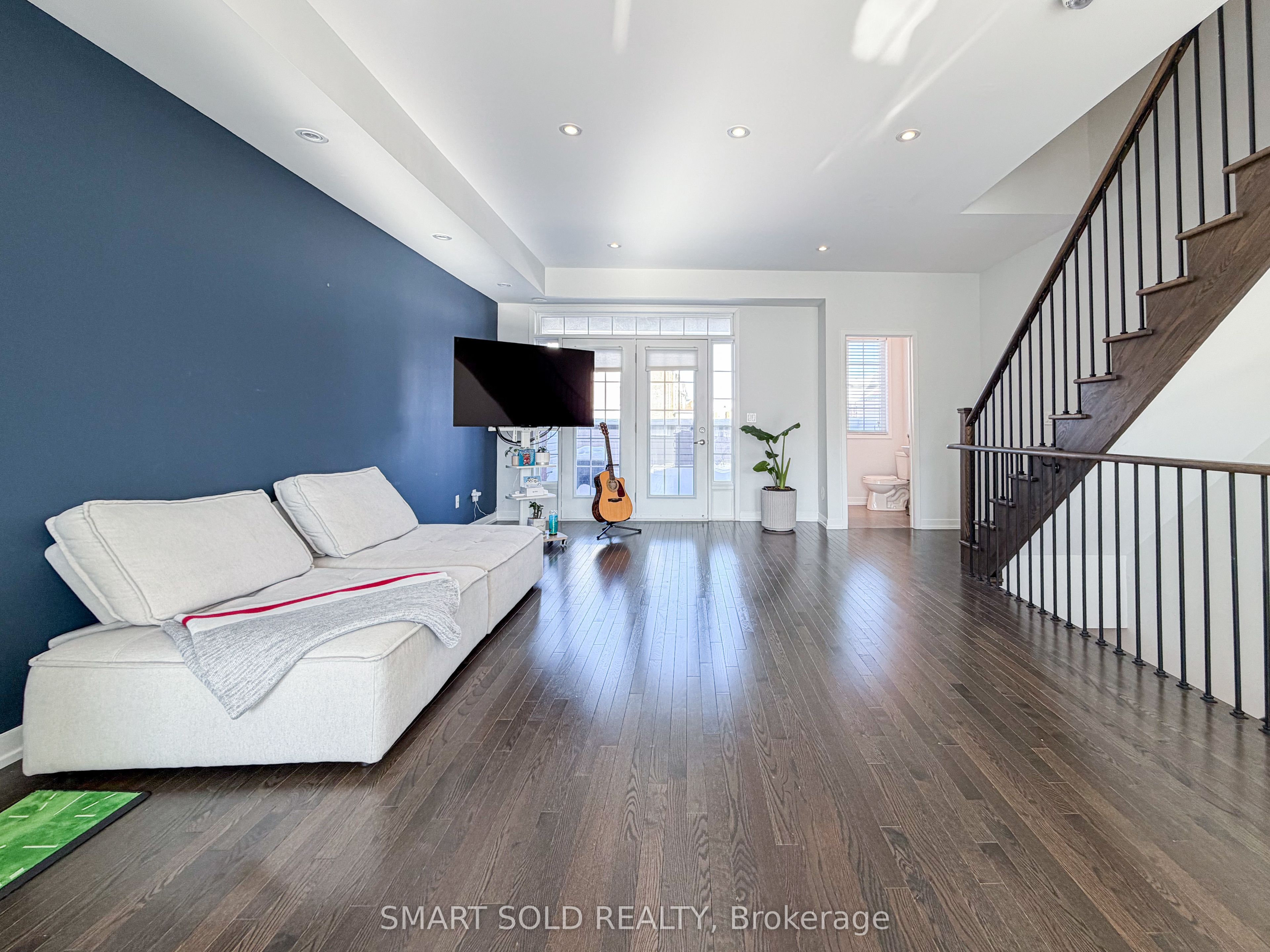 84 Lady Dolores Avenue