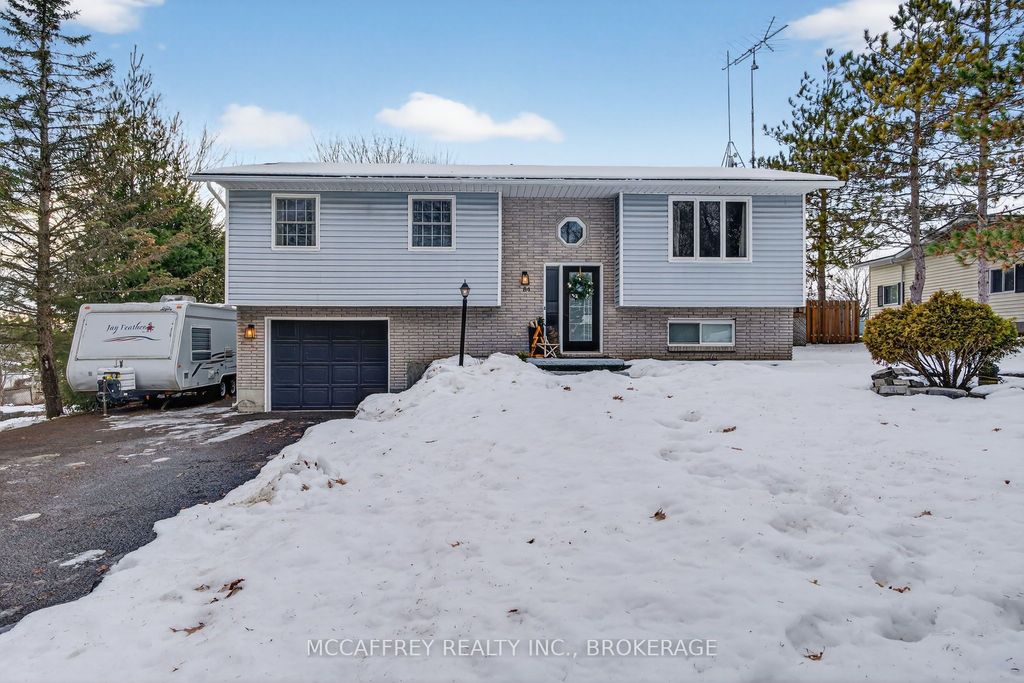 Photo of 84 SOUTHWOOD Crescent, Greater Napanee, ON K7R 3L2 (MLS # X12643428)