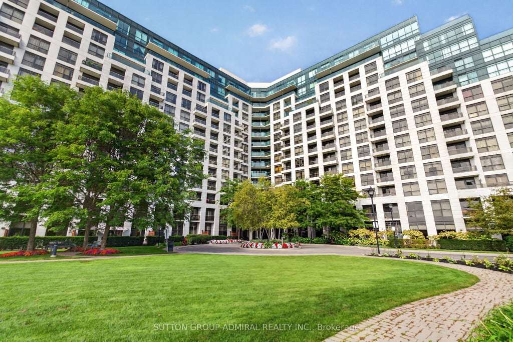 Photo of 18 Harding Boulevard #1203, Richmond Hill, ON L4C 0T3 (MLS # N14081586)