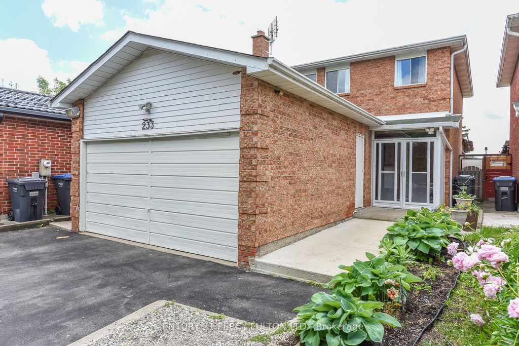 Photo of 233 Murray Street, Brampton, ON L6X 3M1 (MLS # W13432848)