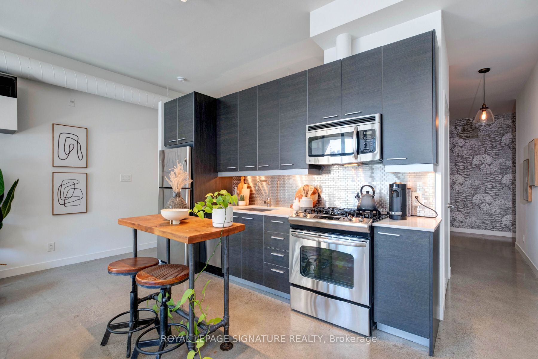 52 Sumach Street 208