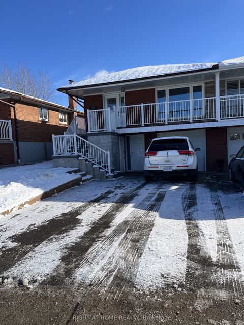 758 Greenore Road W Mississauga ON L4Y 2V4