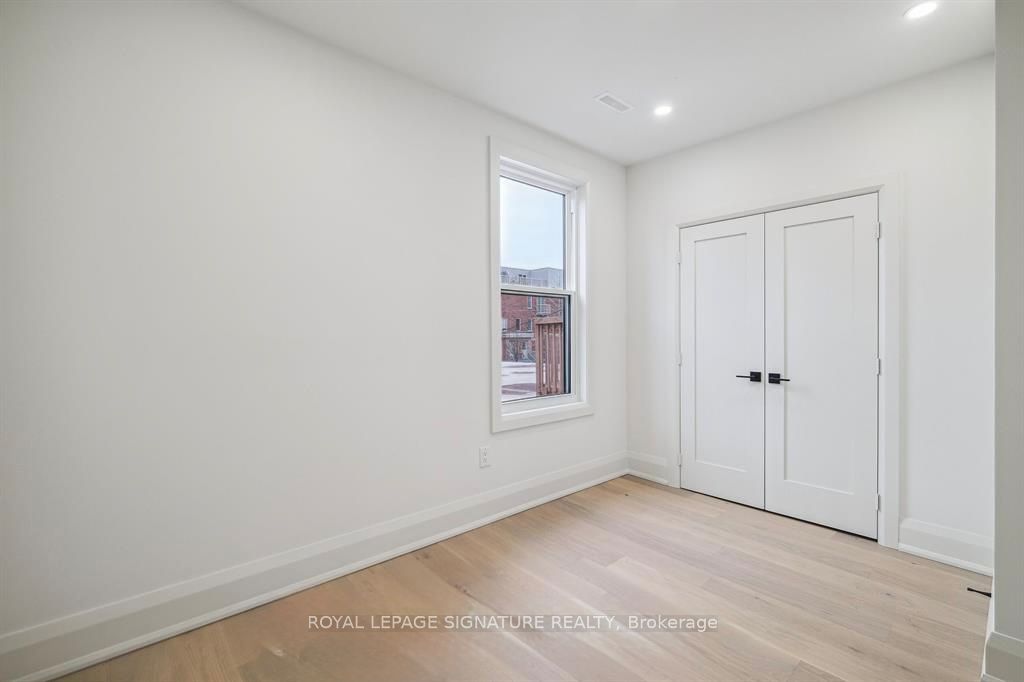 202 Perth Avenue Upper