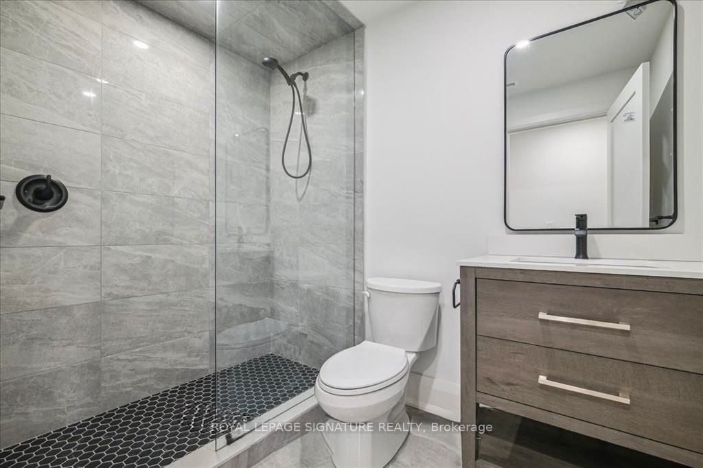 202 Perth Avenue Upper