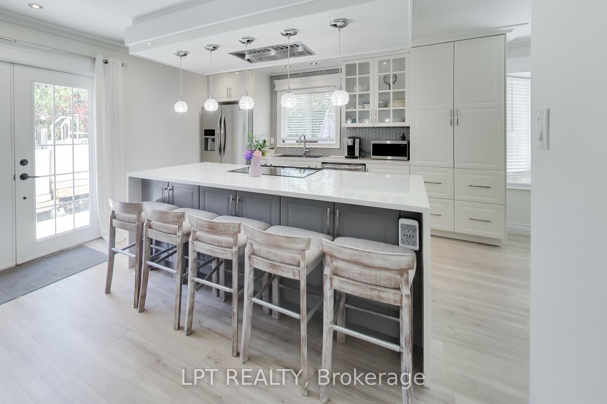 2482 Snowhill Court