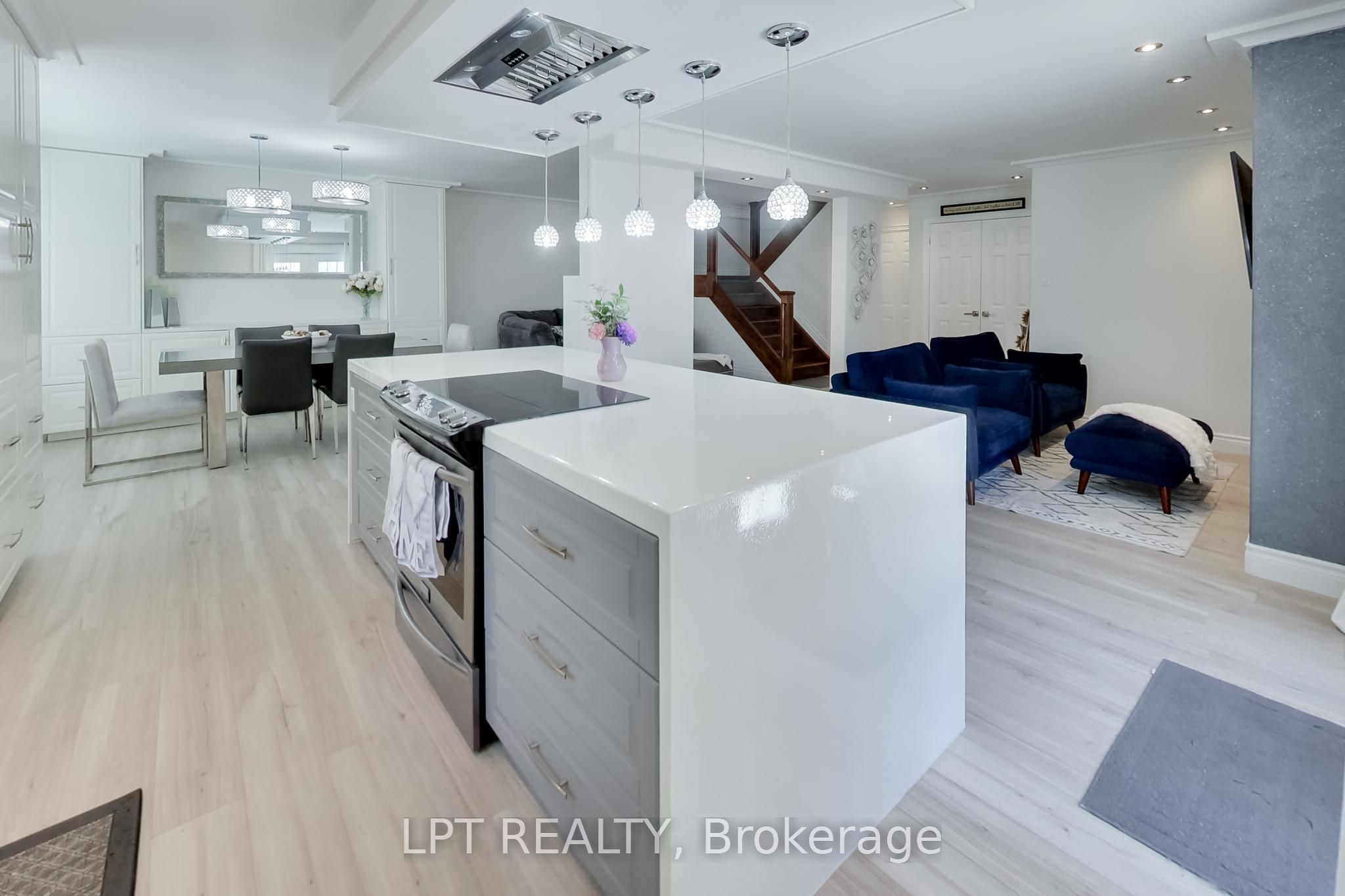 2482 Snowhill Court
