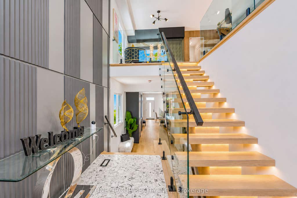 Photo of 570 Main Street, Toronto, ON M4C 4Y4 (MLS # E13609160)