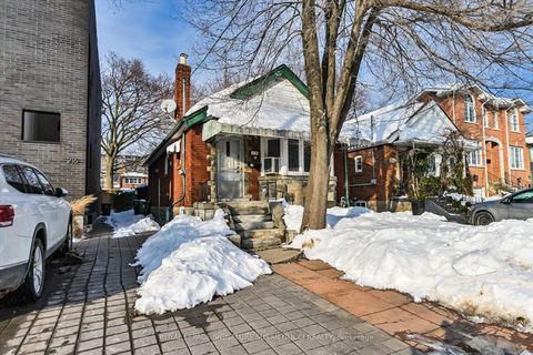 218 Floyd Avenue Toronto ON M4J 2J1