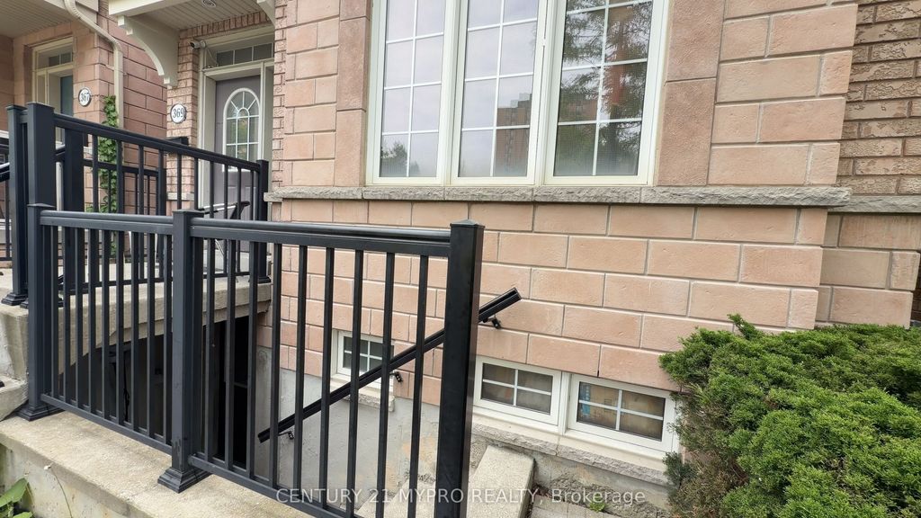 Photo of 369 Assiniboine Road, Toronto, ON M3J 0A6 (MLS # W13440998)