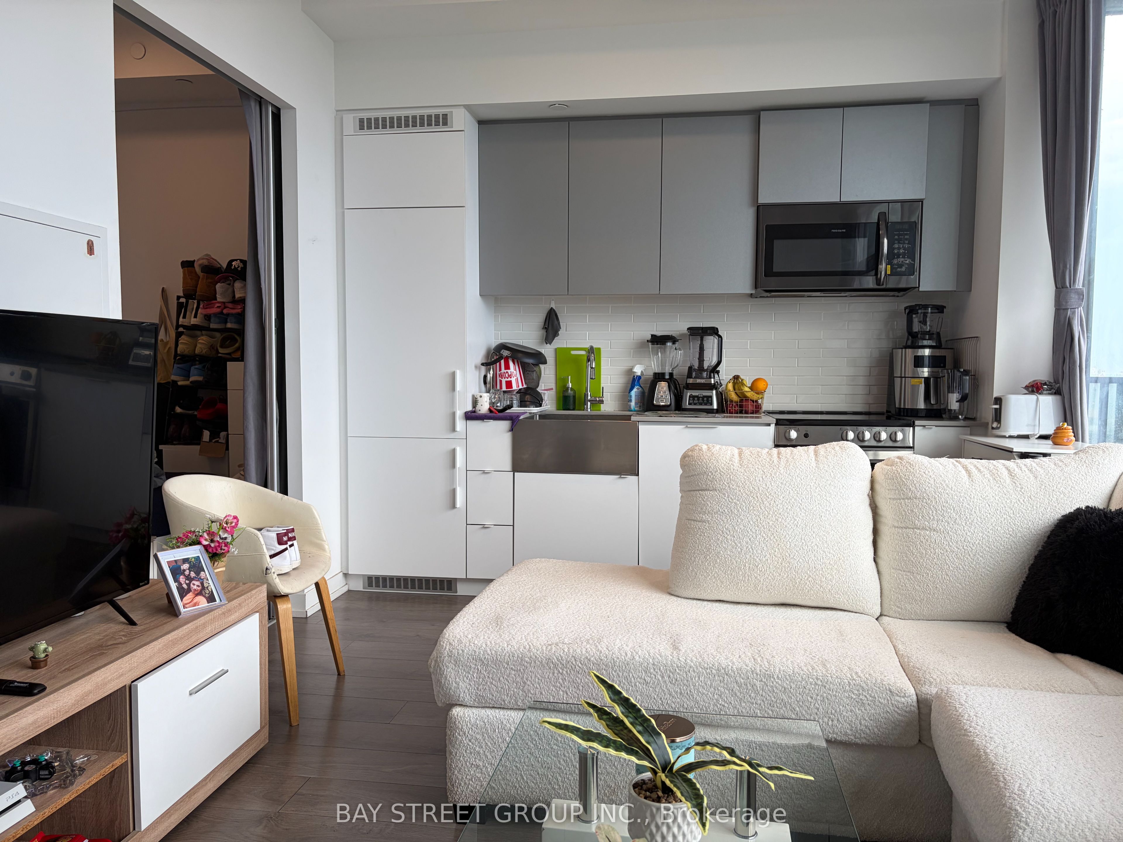 270 Dufferin Street 1105