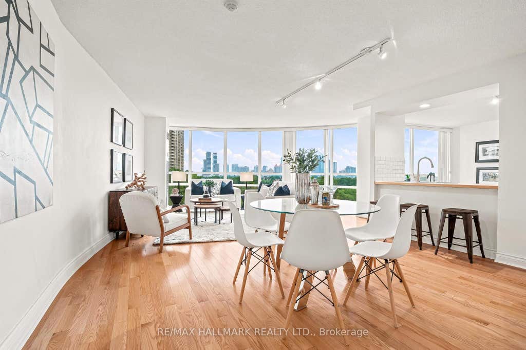 Photo of 50 Eglinton Avenue W #607, Mississauga, ON L5R 3P5 (MLS # W13574950)