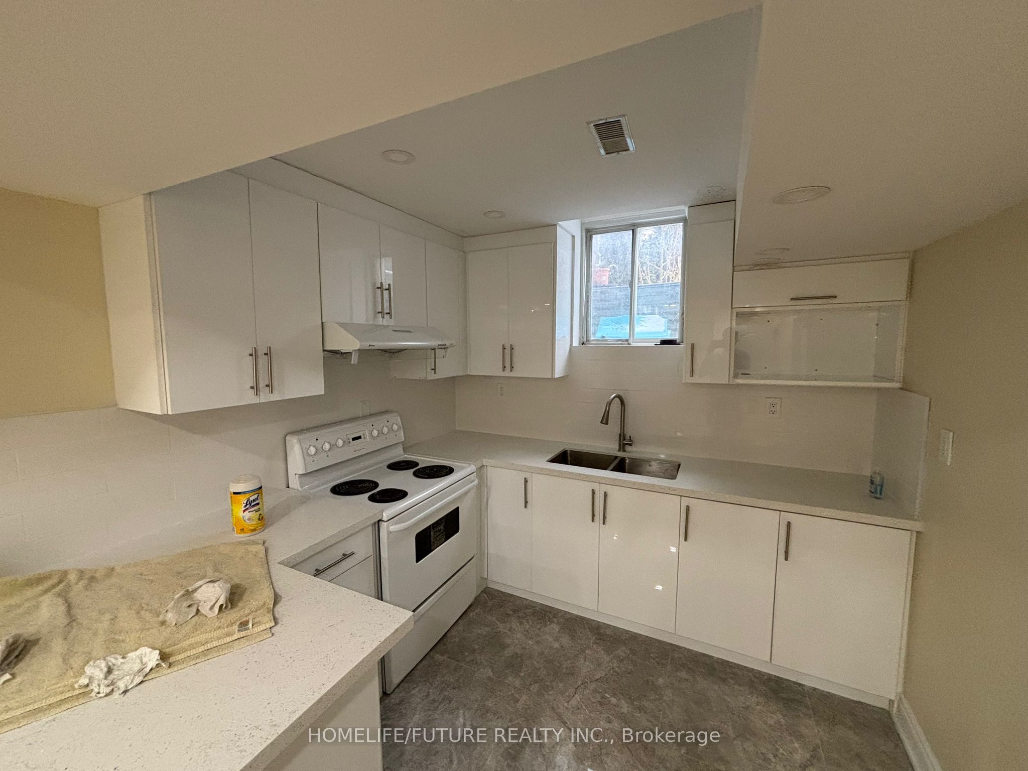 Photo 1 of 11 — 236 Mclevin Avenue Bsmt, Toronto, ON M1B 6C3