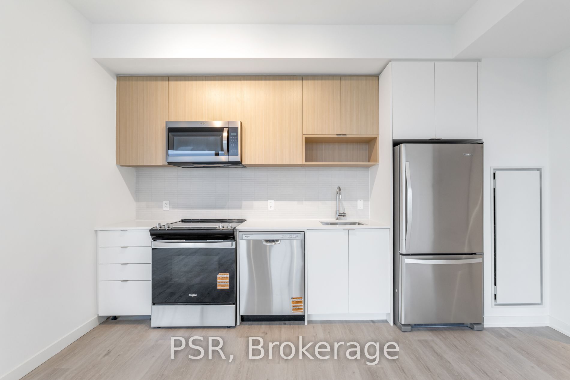 4365 Bloor Street W 304