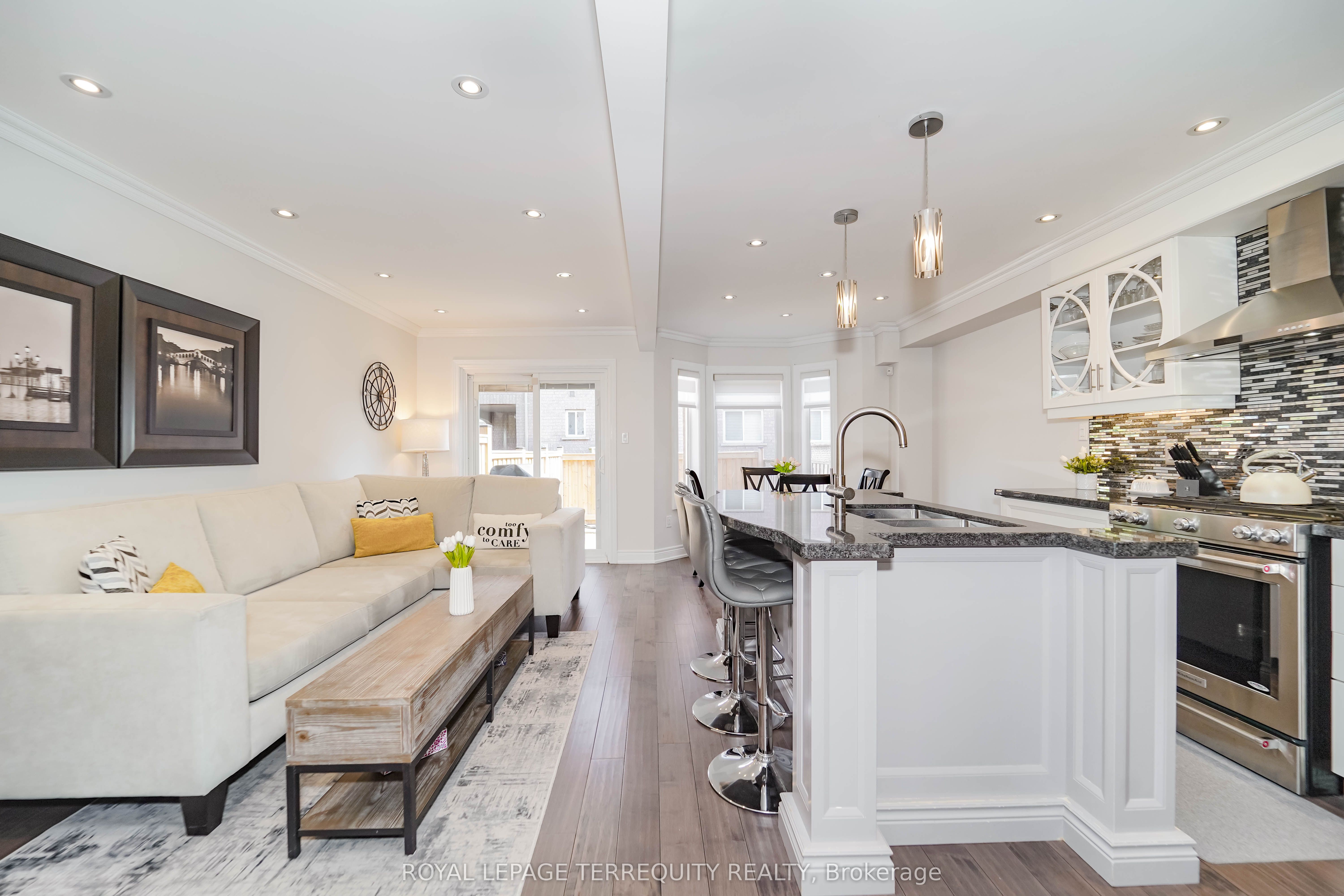9 Stonebriar Drive