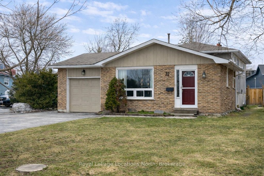 Photo of 32 Courtice Crescent, Collingwood, ON L9Y 4G1 (MLS # S12958168)