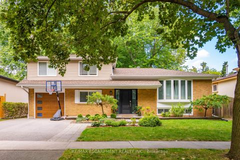 479 Pinedale Avenue Burlington ON L7L 3W3