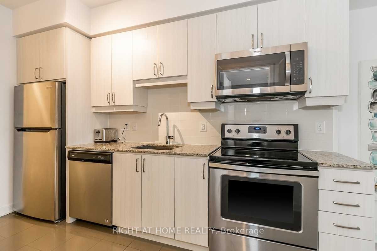 9201 Yonge Street E 2213