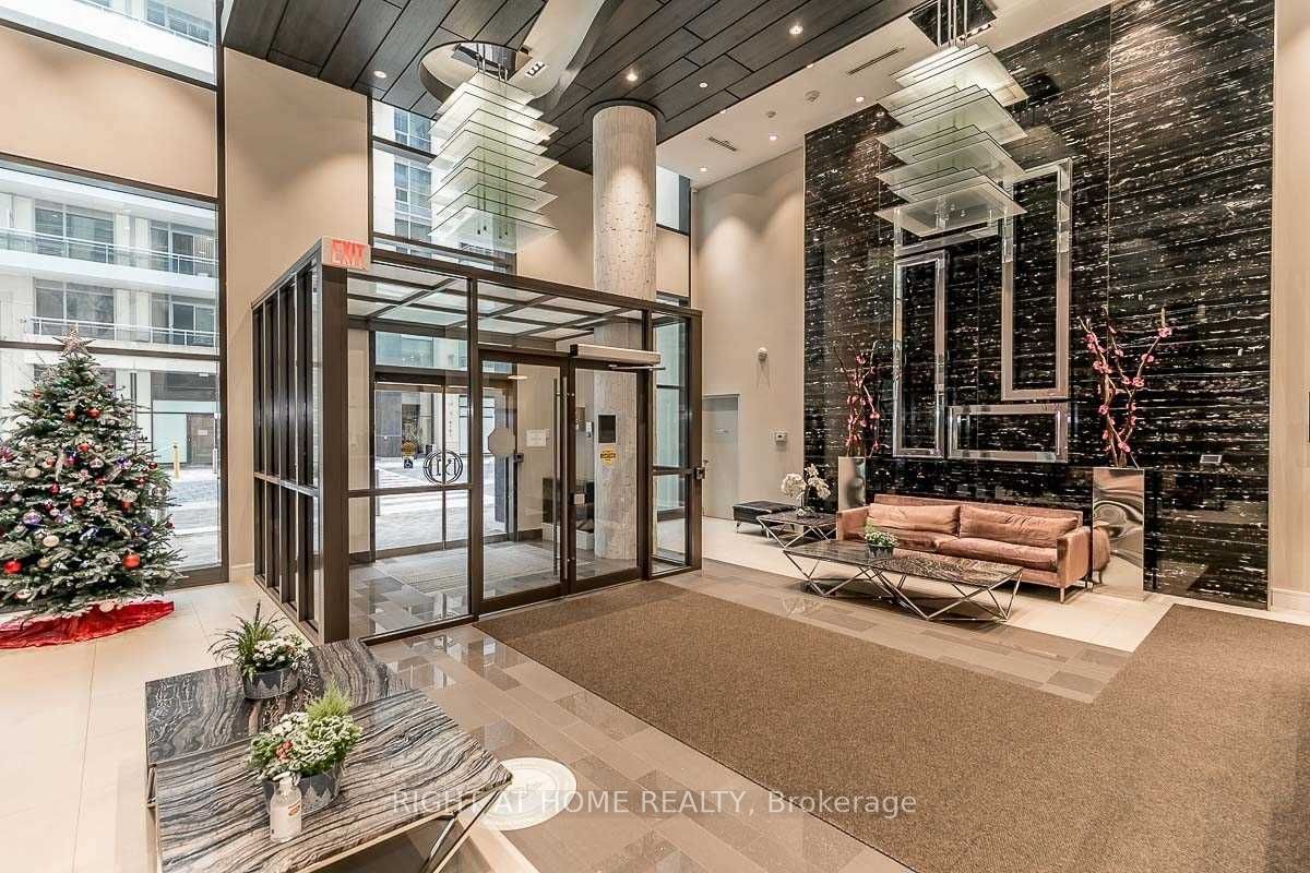 9201 Yonge Street E 2213