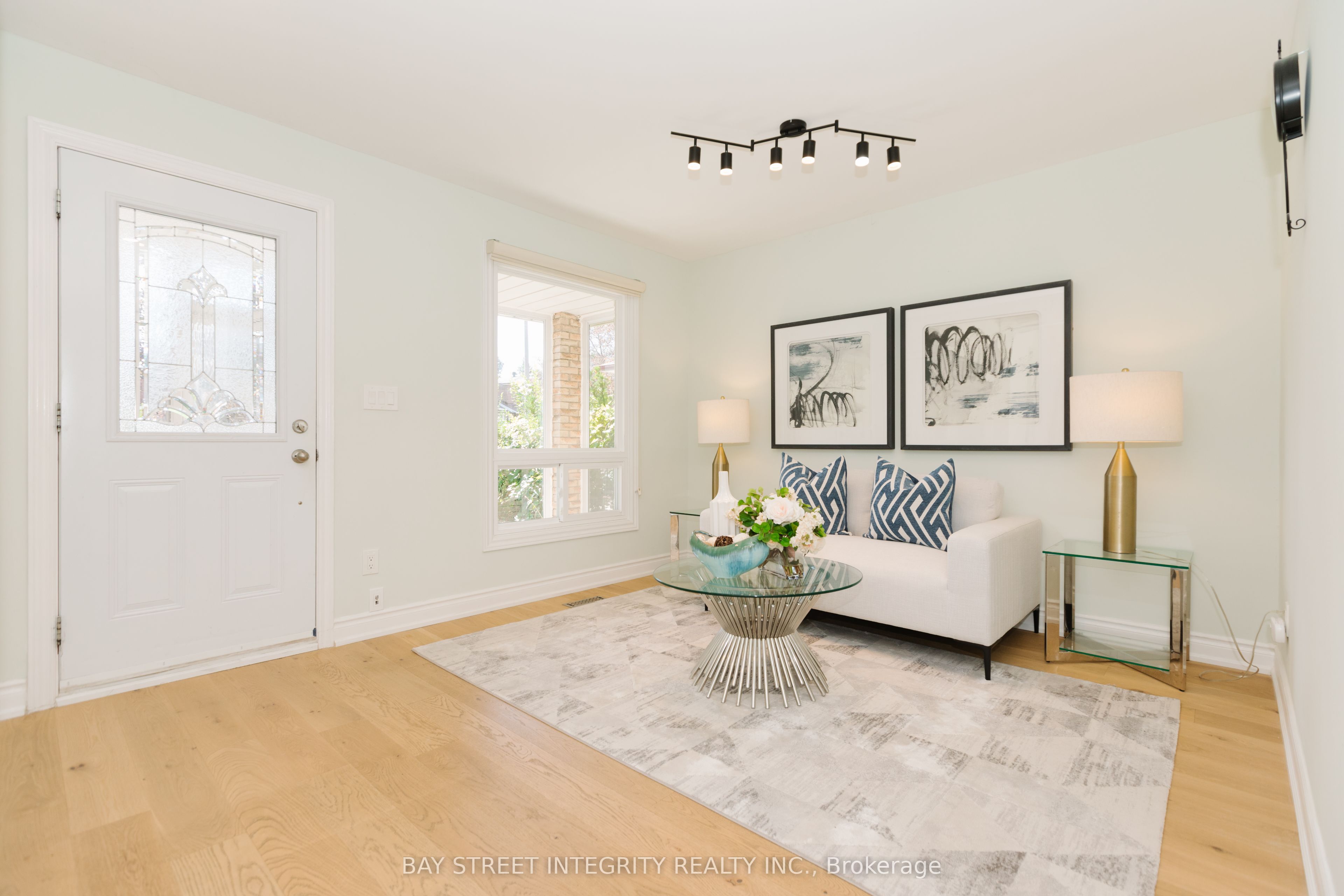 12 Charnwood Place